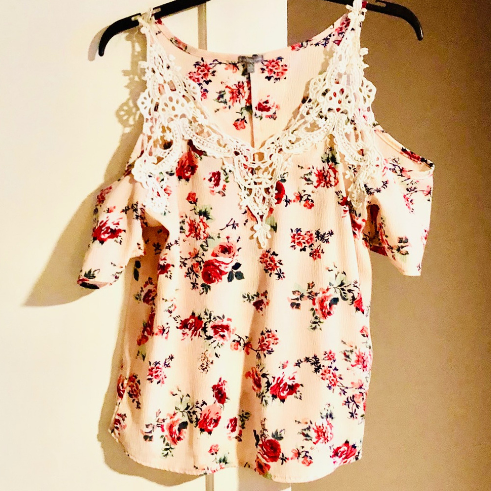 Women's/Juniors Off-the-Shoulder Blouse